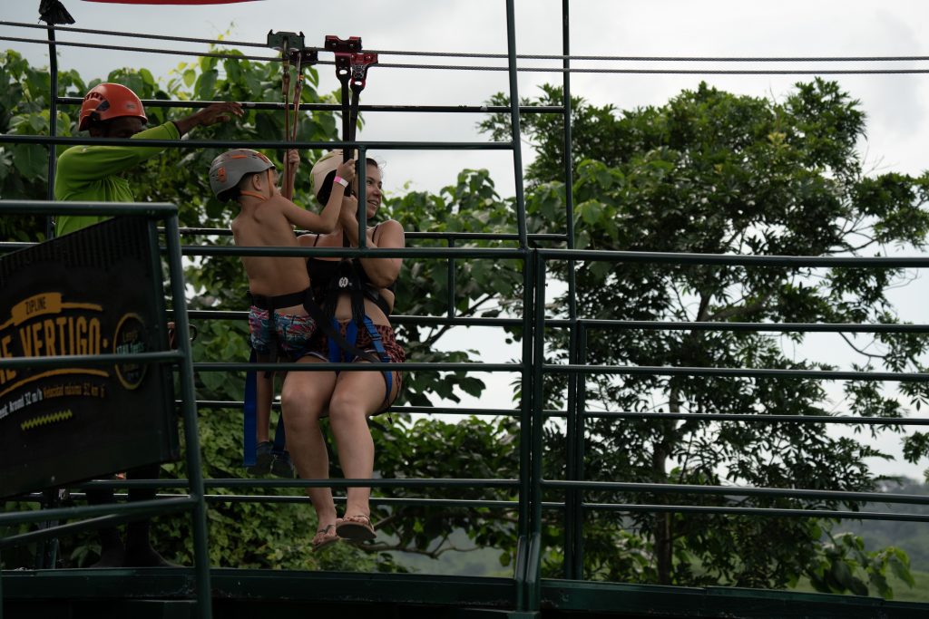Nuestros ziplines, una actividad segura para niños y adultos